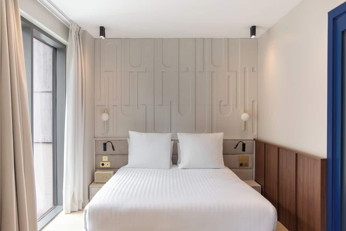 In-room safe, free WiFi