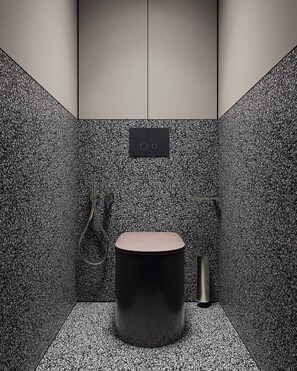 Family Suite | Bathroom