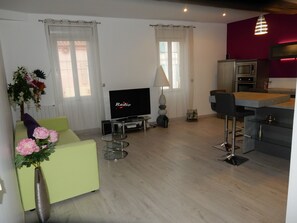 Living area - Holiday in the Sun and Sea, Apartment on 1st or 2nd floor! (Elne)