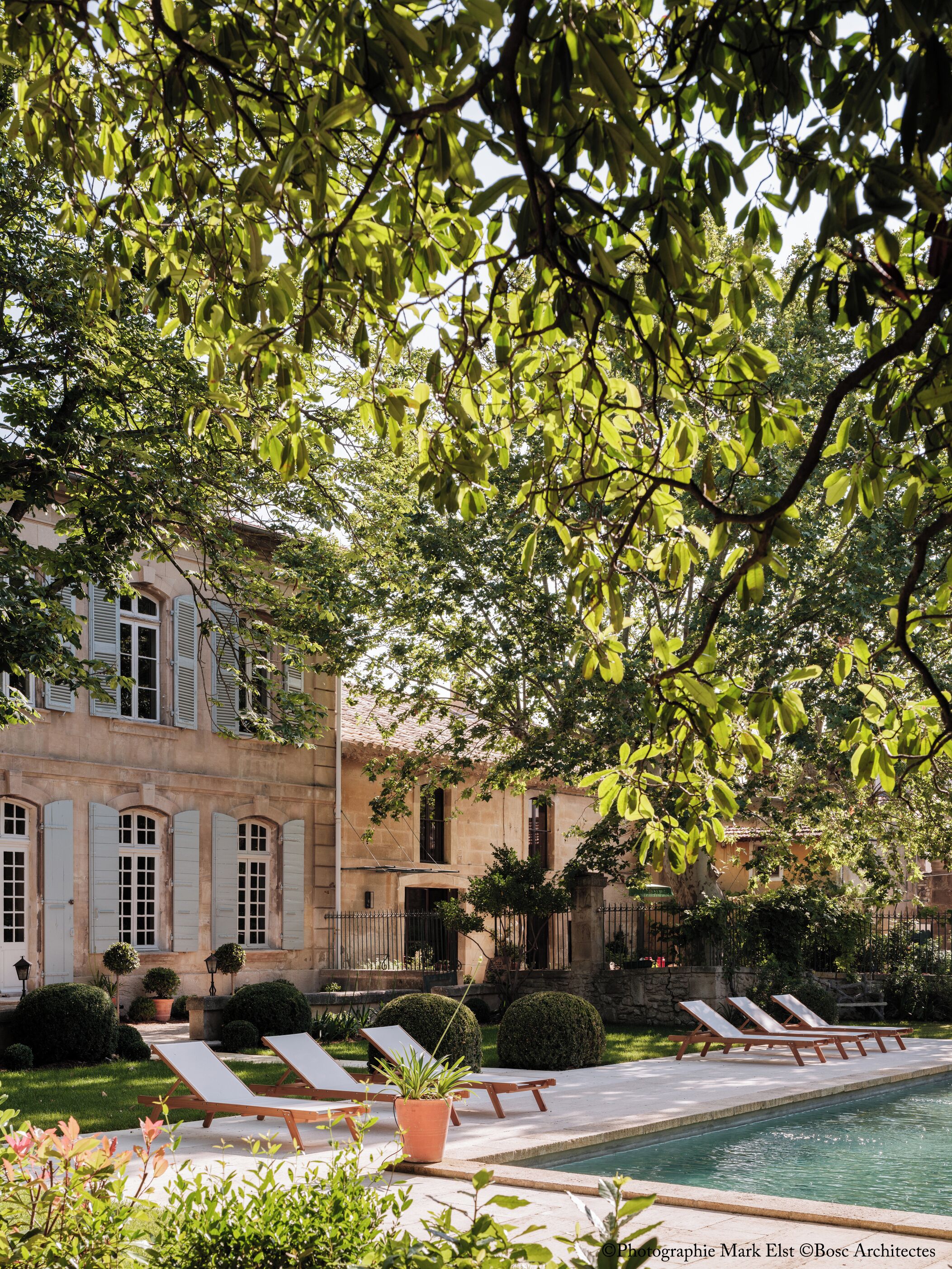 Alberca al aire libre y alberca climatizada