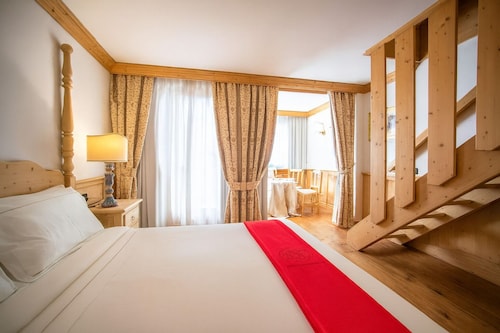 Grifone Dolomiti Resort