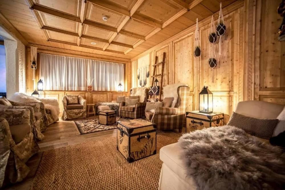 Grifone Dolomiti Resort