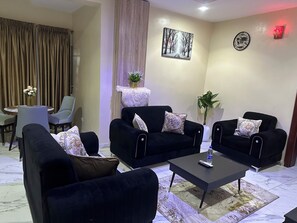 Signature Room | Living area