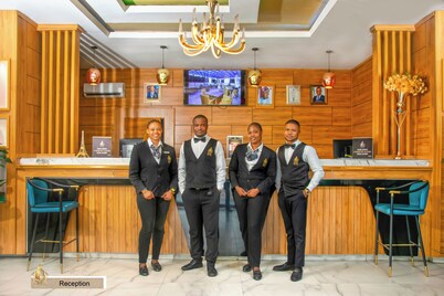 De Lords Resort Hotel & Suites