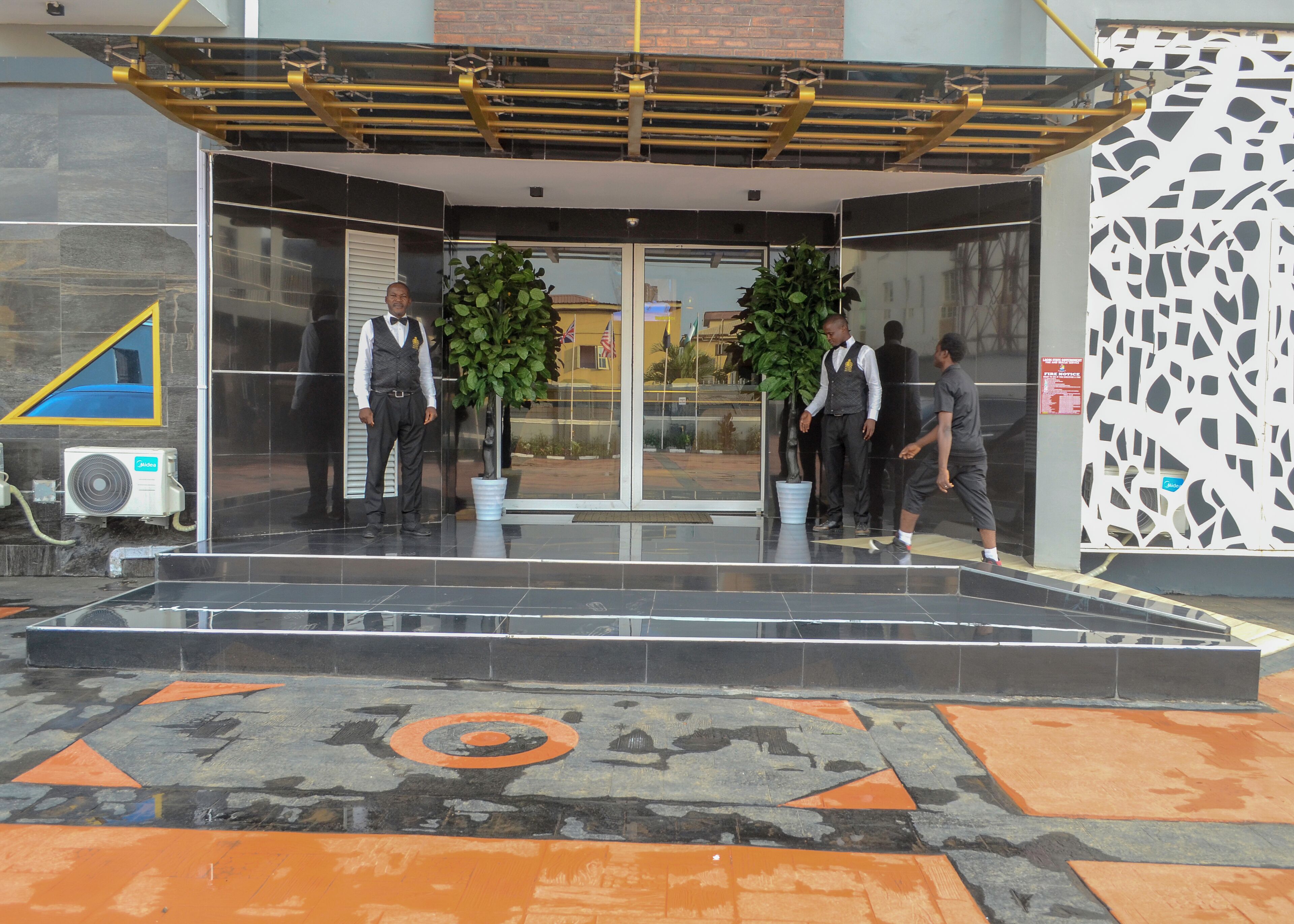 숙박 시설 정면