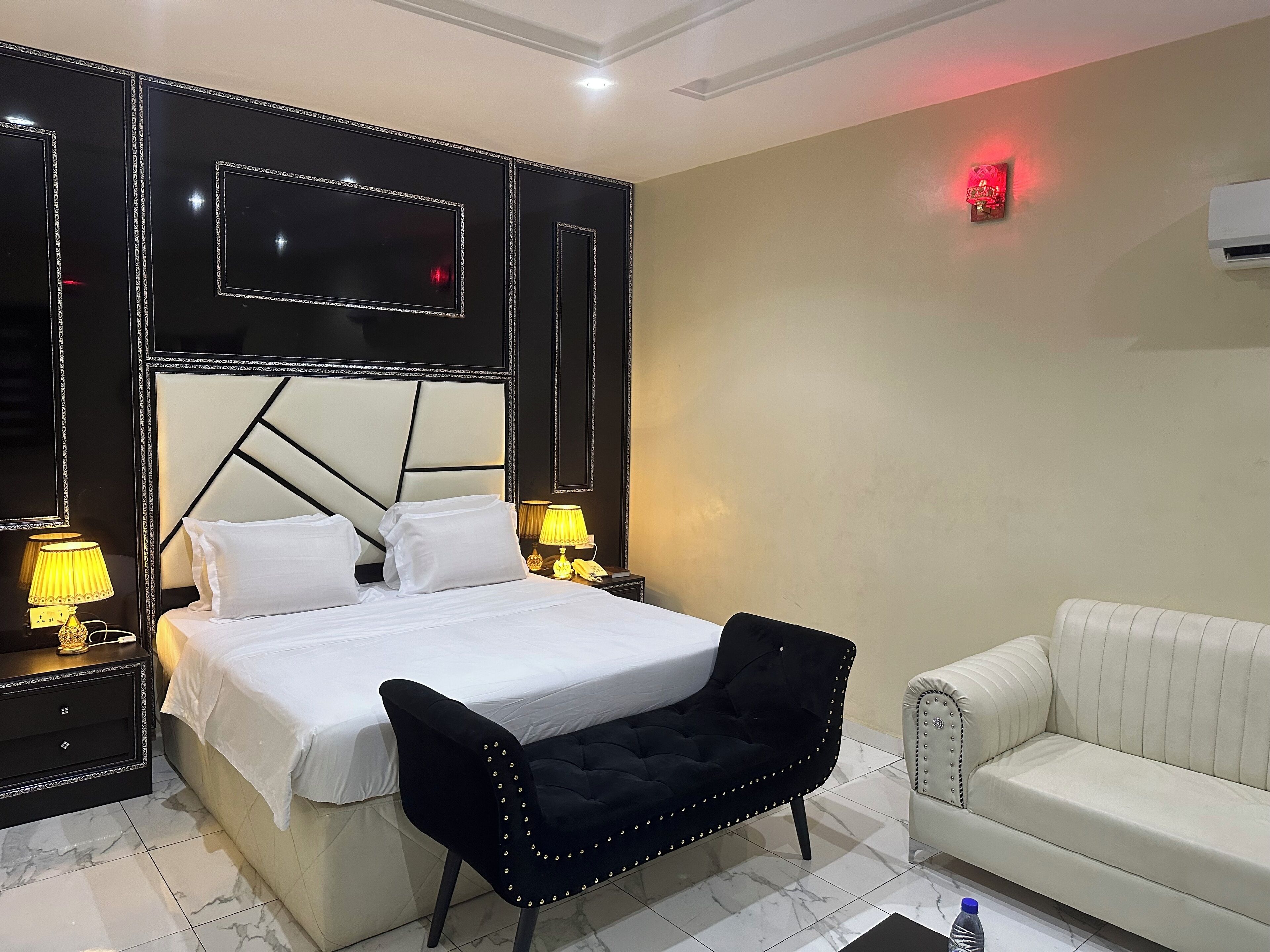 Signature Room | Free WiFi