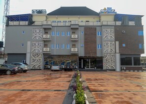 ด้านหน้าที่พัก