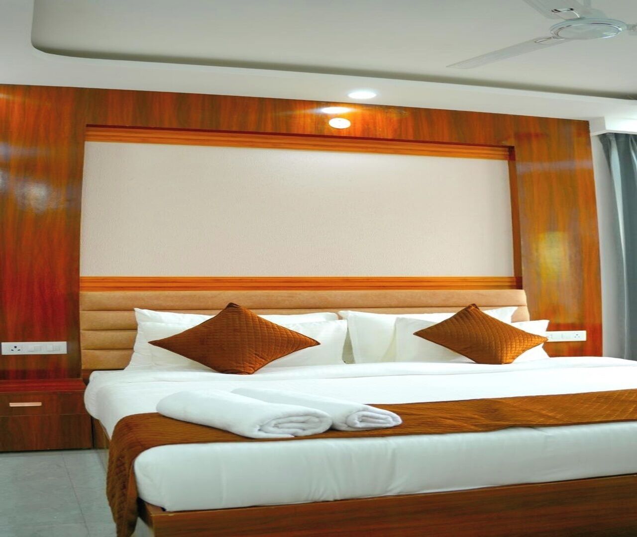 Deluxe Room | Free WiFi