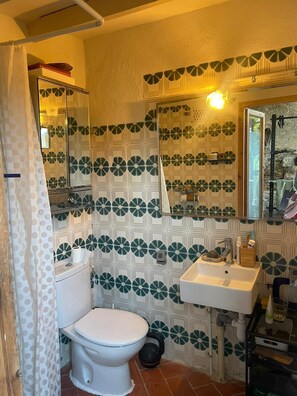 Towels, toilet paper