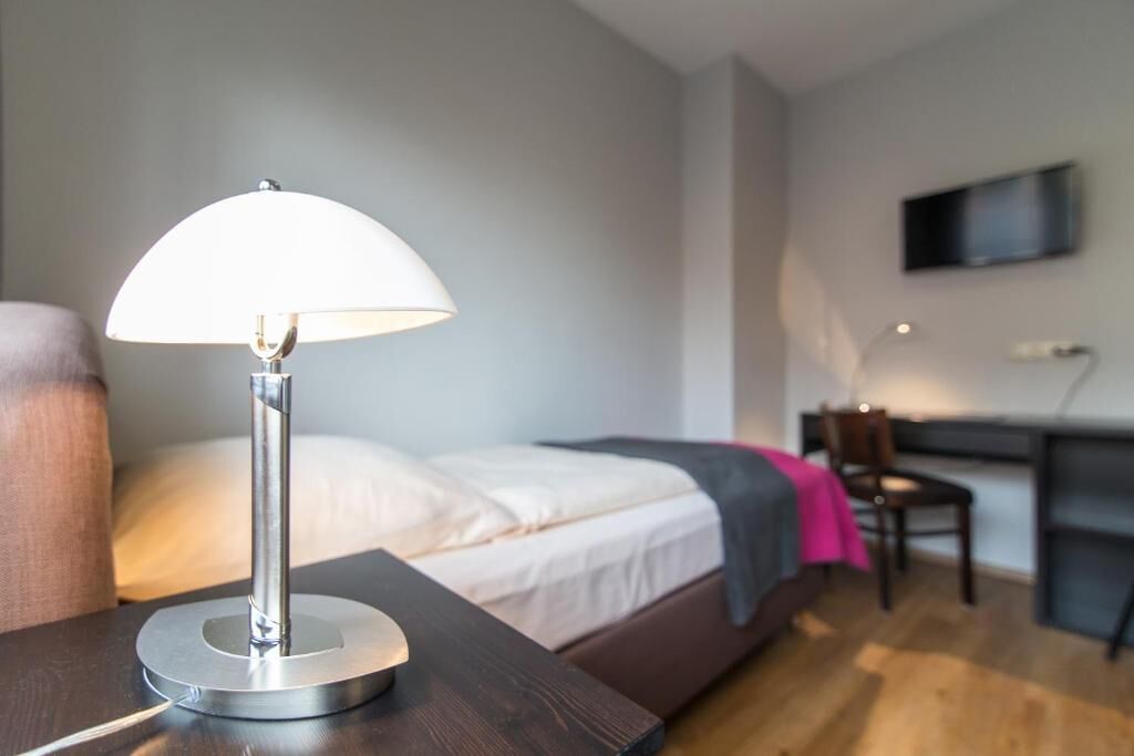 Chambre Simple Économique | Coffres-forts dans les chambres, Wi-Fi gratuit