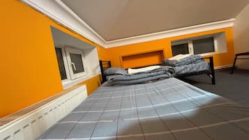 Basic Twin Room, 2 Twin Beds | Iron/ironing board, free WiFi