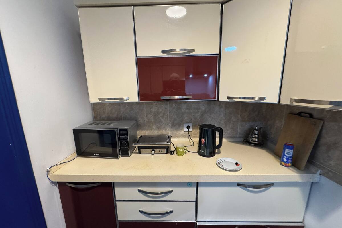 Dormitorio compartido Confort, dormitorio mixto | Cocina privada | Frigorífico, microondas, horno y utensilios de cocina