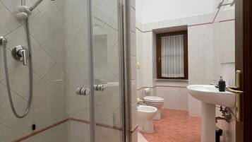 Apartment, 1 Bedroom | Bilik Mandi