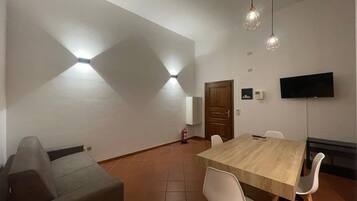 Apartment, 1 Bedroom | Ruang makan