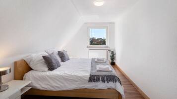 2 makuuhuonetta, silitysrauta/-lauta, Wi-Fi, vuodevaatteet