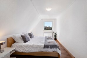 2 chambres, fer et planche à repasser, Wi-Fi, draps fournis