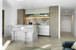 Apartment | Private kitchen - Bright 1-bed Apartment in Brisbane CBD (Brisbane)