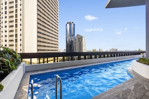 Apartment | Pool | Outdoor pool - Bright 1-bed Apartment in Brisbane CBD (Brisbane)