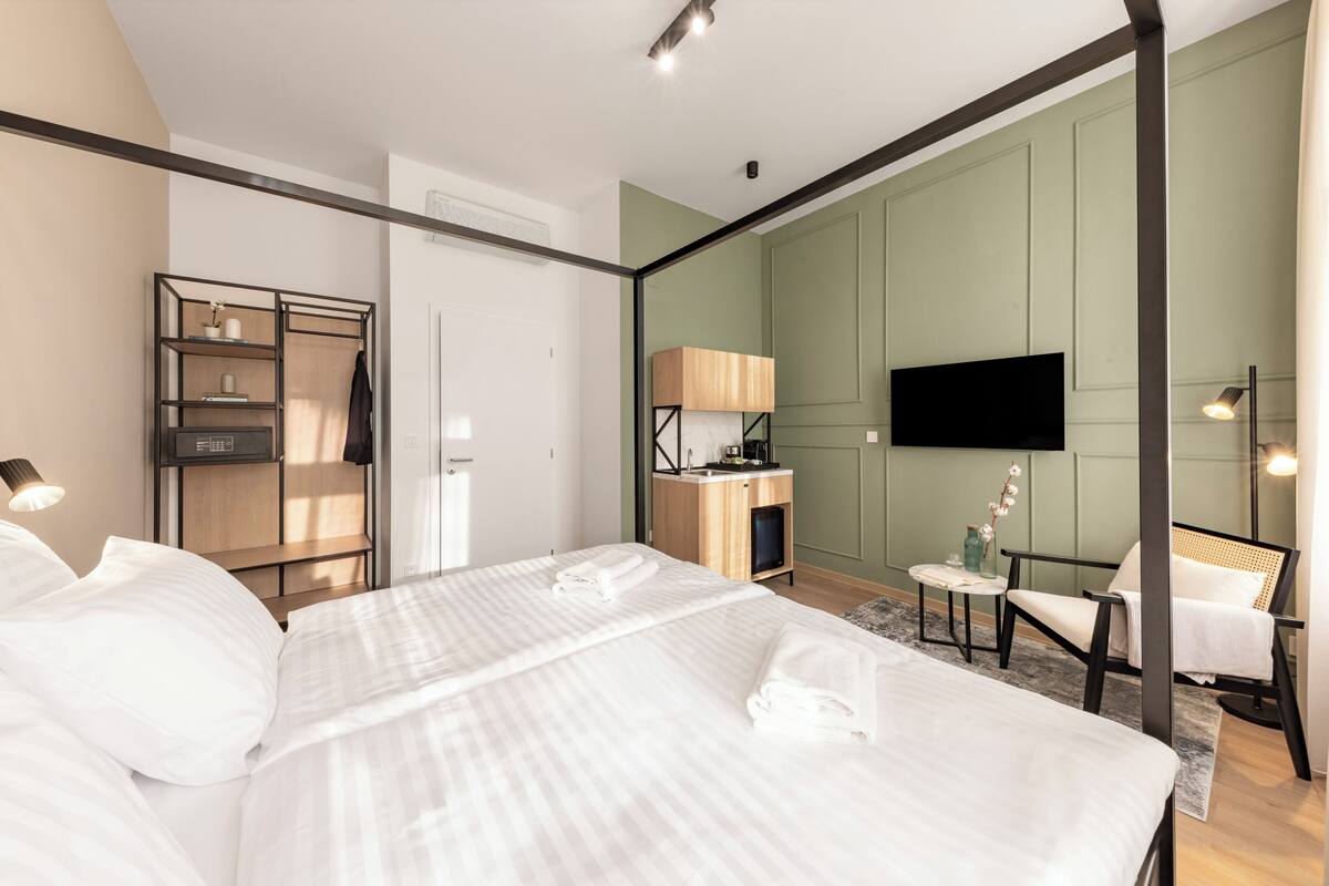Family apartment with kitchenette | 房內夾萬、免費 Wi-Fi