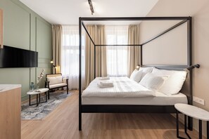 In-room safe, WiFi (free) - Youngmann House (Prague)