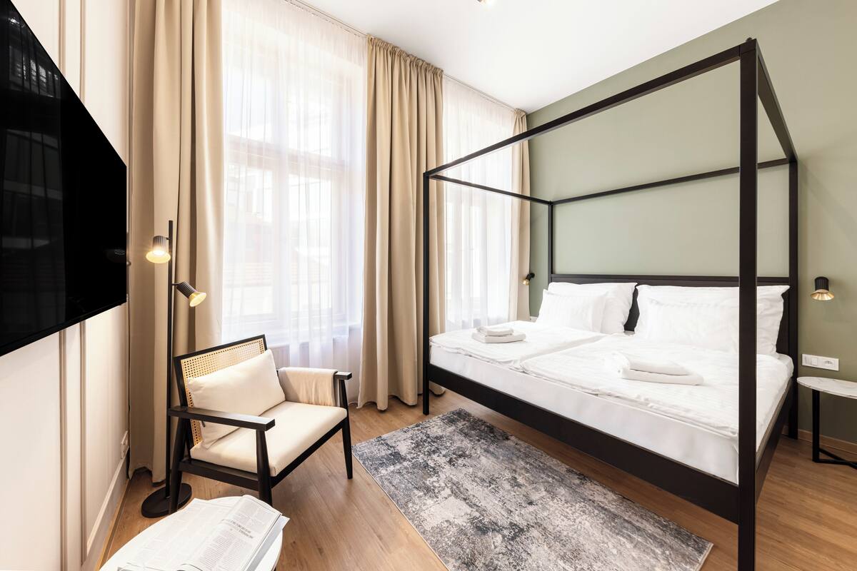 Superior double room with kitchenette | 房內夾萬、免費 Wi-Fi