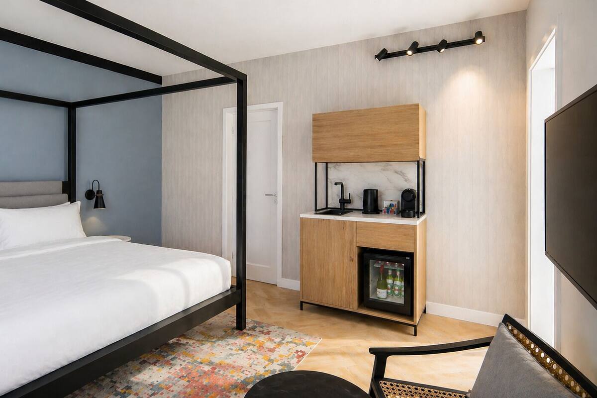 Attic apartment with kitchenette | 房內夾萬、免費 Wi-Fi