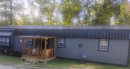 Nice 1-bedroom cottage with AC in charming West Liberty