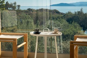 Deluxe Villa, Private Pool, Sea View | Dining