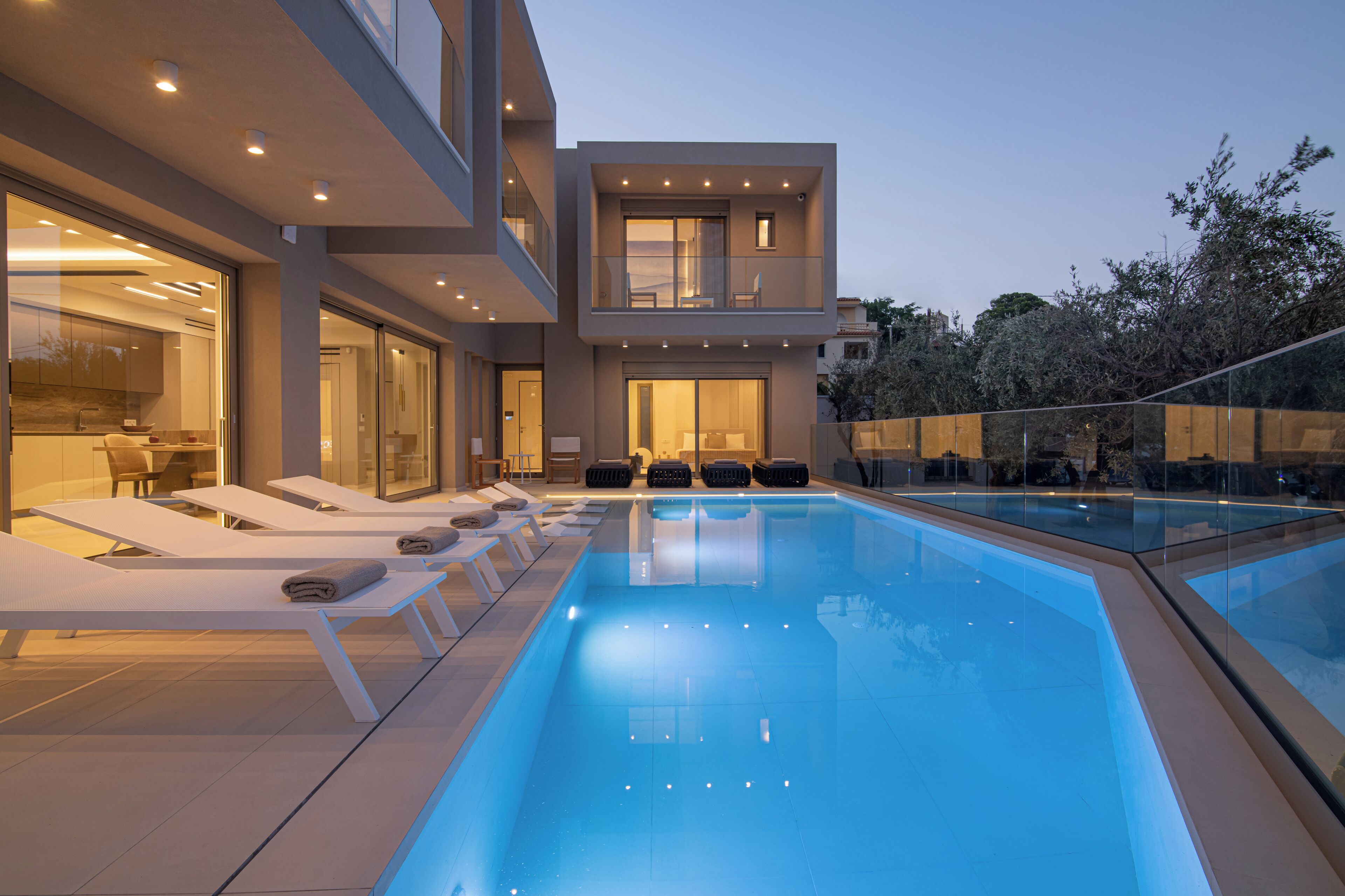 Villa Deluxe, alberca privada, vista al mar | Alberca | Alberca al aire libre y camastros 