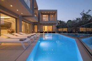 Villa Deluxe, piscine privée, vue mer | Piscine