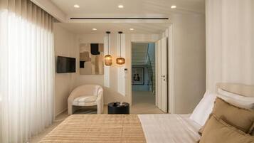 Vila luxo, piscina particular, vista para o mar | Camas com colchões pillow-top, cofres nos quartos, cortinas blackout