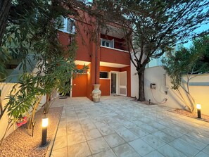 Exterior - Beautiful Baia Verde Home, 250 m from Sea – 2–8 PAX (Baia Verde)