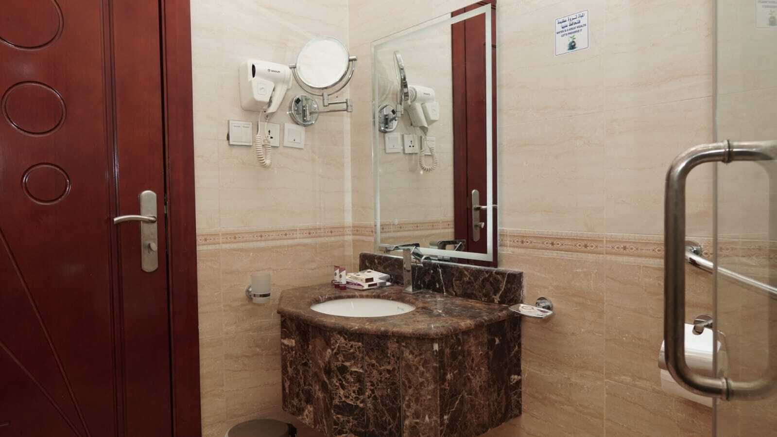Hårtørrer, håndklæder, Sæbe, Shampoo