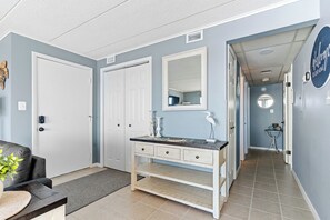 Interior - Bayfront 2Bed/2Bath Condo Near OC Convention Center (Ocean City)