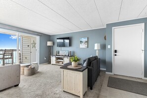 Smart TV - Bayfront 2Bed/2Bath Condo Near OC Convention Center (Ocean City)