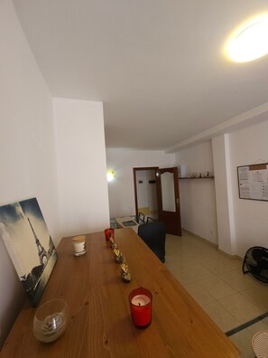 Ferienhaus, 2 Schlafzimmer, Terrasse, Stadtblick | Esszimmer
