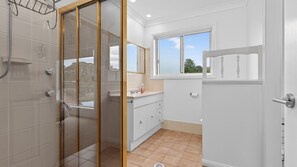 Shower - Coastal Comfort at Malua Bay (Malua Bay)
