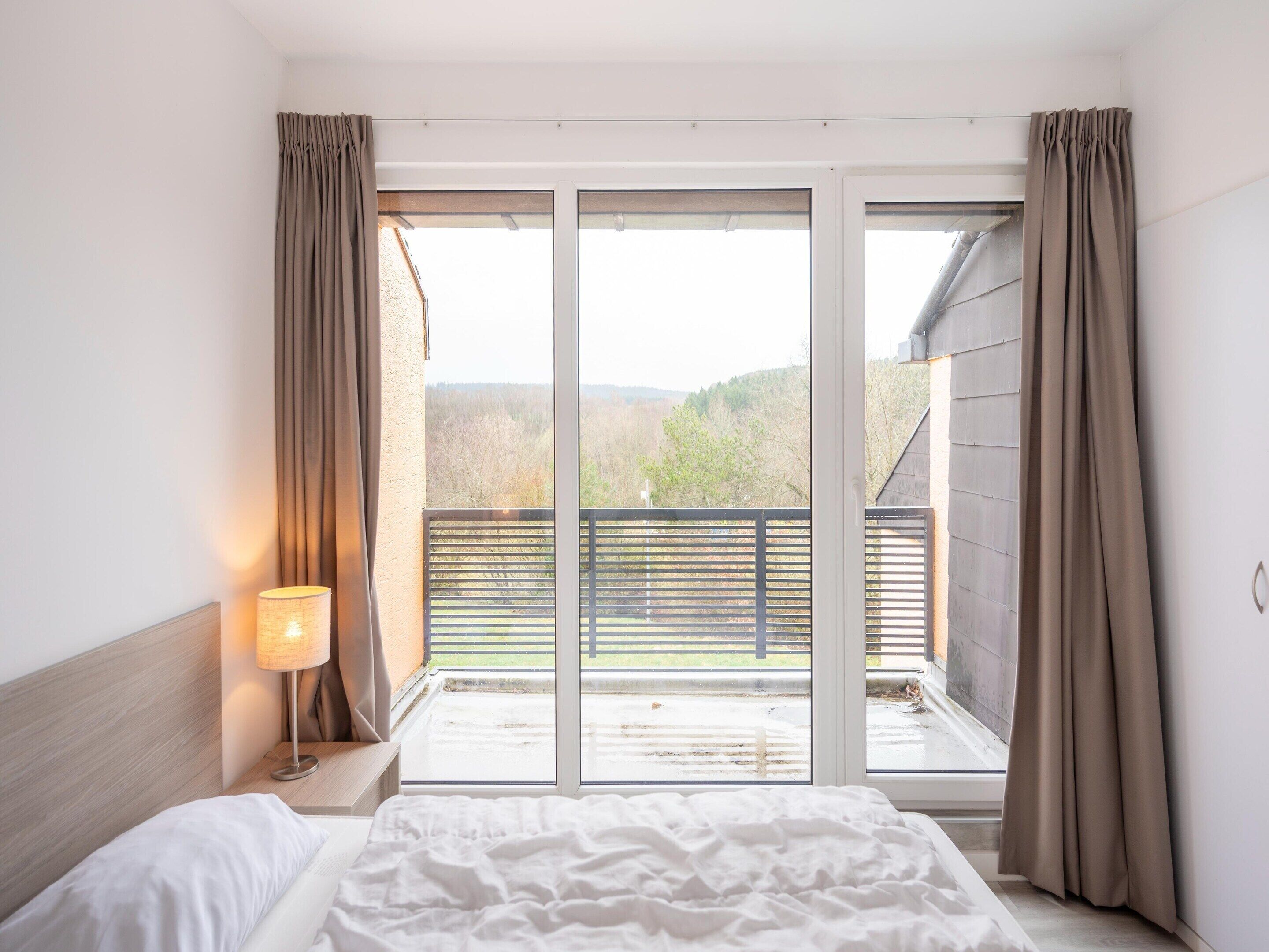 3 bedrooms, bed sheets