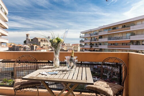 3-bedroom apartment in awesome Cannes with cool AC breeze