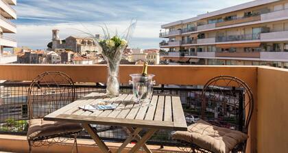 3-bedroom apartment in awesome Cannes with cool AC breeze