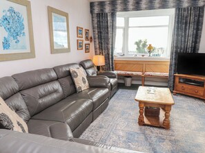 Living area - King Arthur Suite (Holyhead)