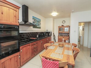 Dining - King Arthur Suite (Holyhead)