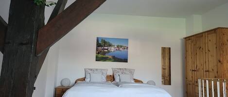 Bügeleisen/Bügelbrett, WLAN, Bettwäsche