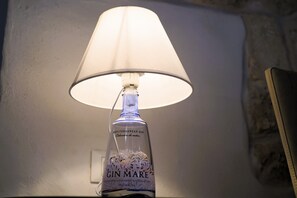 Superior huis, 1 queensize bed, privébadkamer, uitzicht op stad | Geluiddichte muren, een strijkplank/strijkijzer, gratis wifi