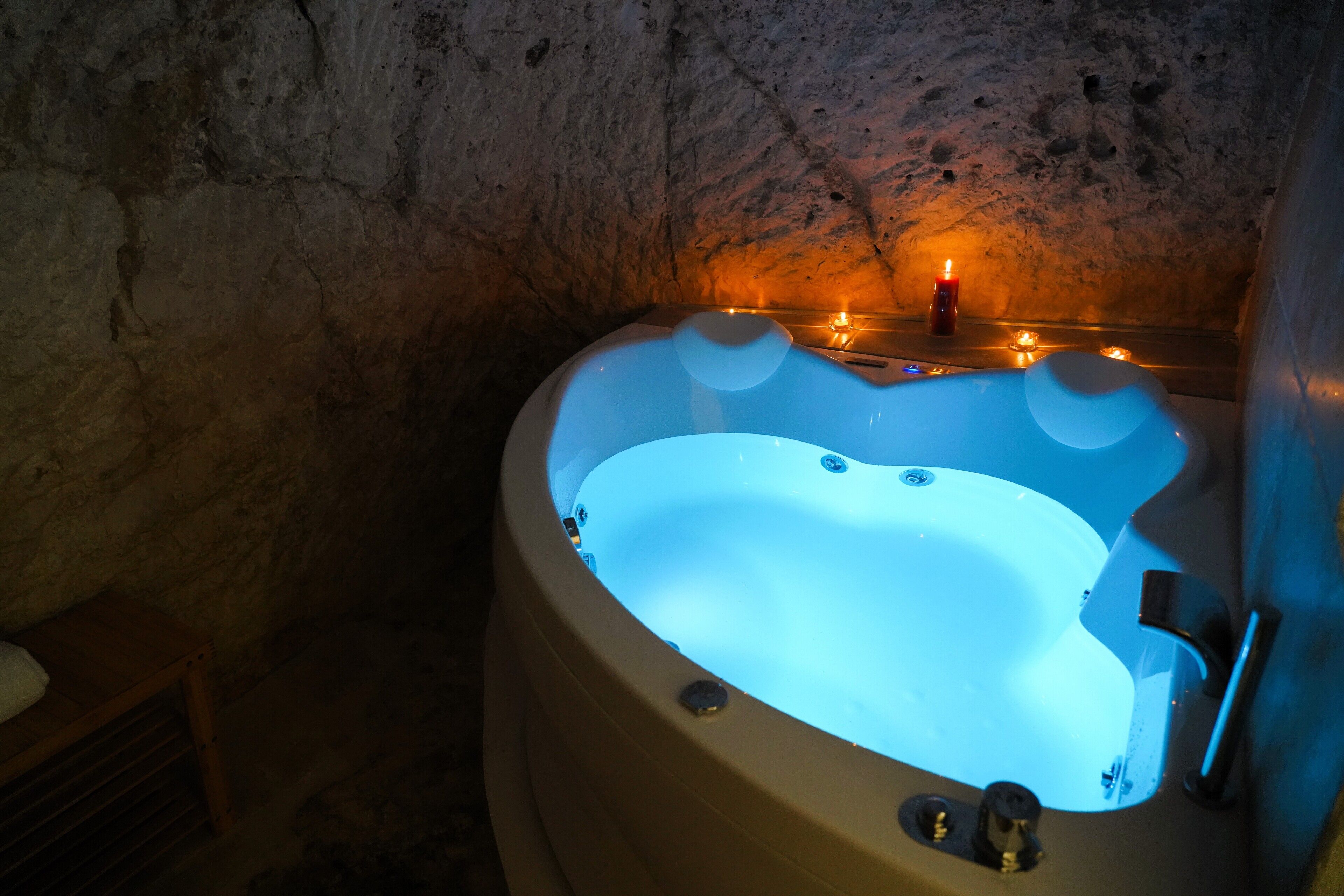 Maison Supérieure, 1 grand lit, salle de bains privée, vue ville | Bain à remous privé