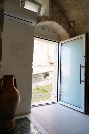 Superior House, 1 Queen Bed, Private Bathroom, City View | Interior - Antica Falegnameria - Arcuève (Ostuni)