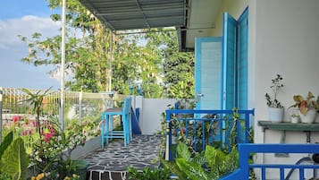 Basic Studio, Patio, Garden View | Terrace/patio