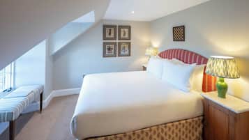 House, 4 Bedrooms | Desk, laptop workspace, free WiFi, bed sheets