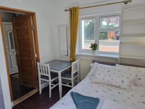 Apartment, 1 Bedroom, Garden View - Cosy, Quiet, Studio Flat (Isleworth)