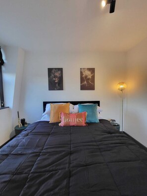 1 bedroom, free WiFi, bed sheets - Modern 1-bedroom apartment in lovely Newark-on-Trent (Newark-on-Trent)